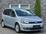 Volkswagen Touran 1.6 DSG Style/Klima/SHZ/PDC/1.Hand - Volkswagen Touran mit Diesel-Antrieb: Navigationssystem, Kleinbus, 1.6