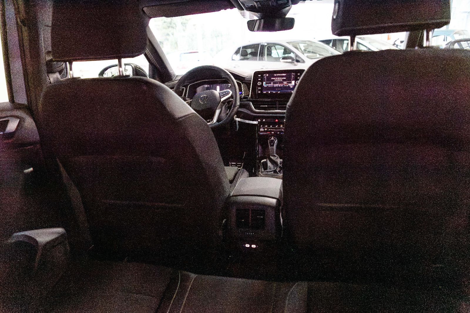 Fahrzeugabbildung Volkswagen T-Roc R-Line 1.5 TSI DSG LED+AHK+NAVI+ACC+KAMERA