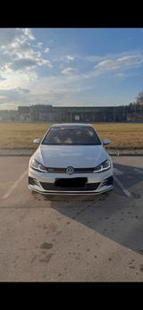 Volkswagen VW Golf VII GTI BJ 2017 AHK SHZ - Volkswagen Golf: Bj