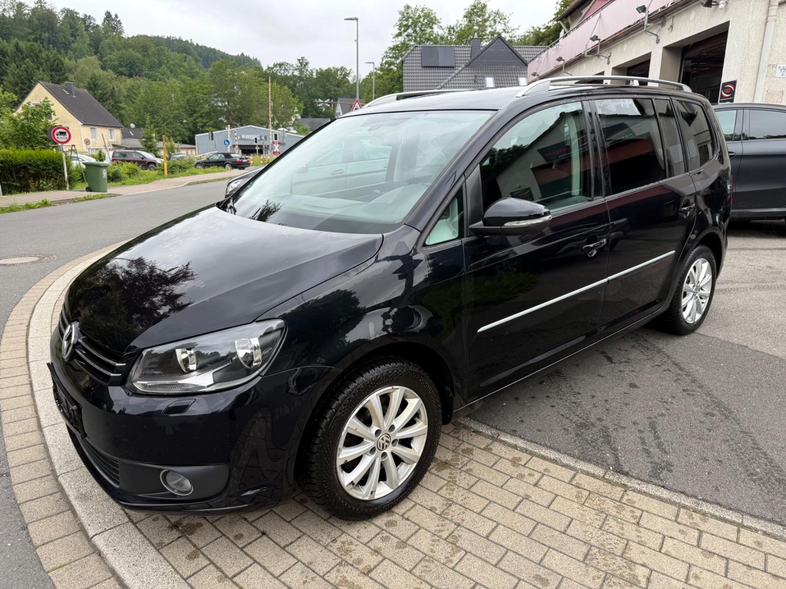 Volkswagen Touran Highline Klimaaut.,Navi,SHZ,PDC,2.Hand