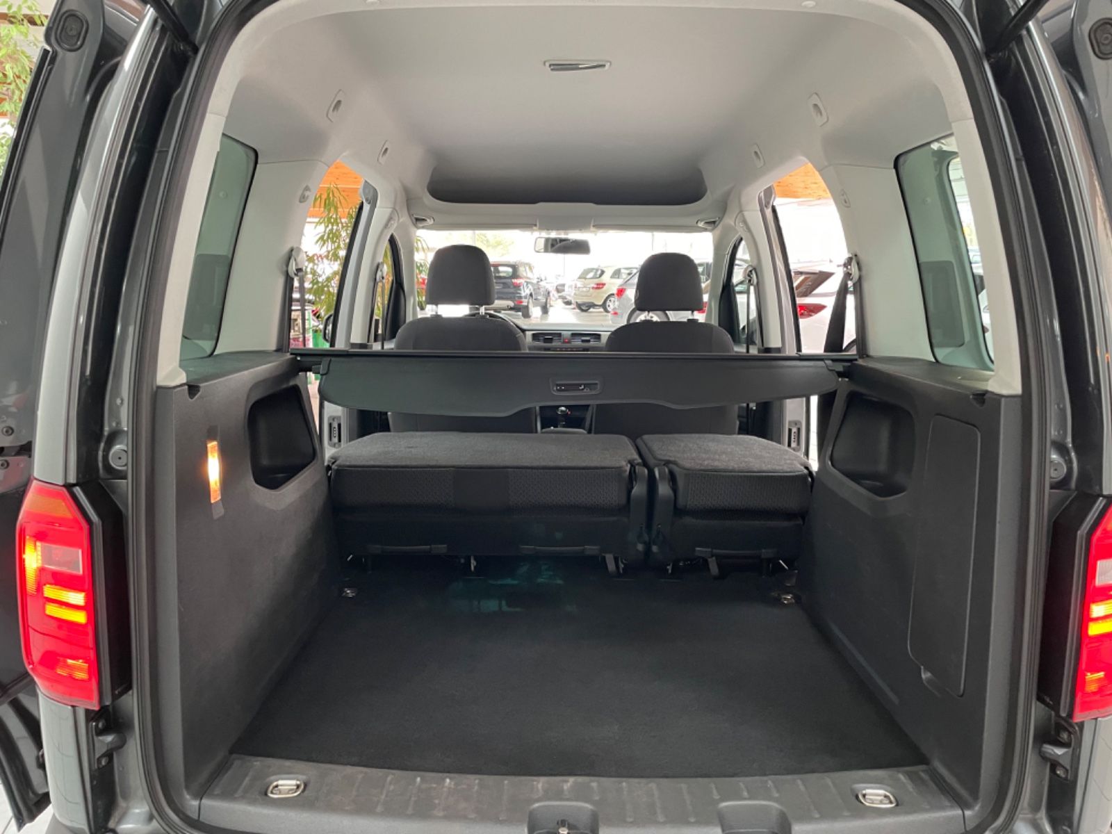 Fahrzeugabbildung Volkswagen Caddy Kombi Trendline 4x4 4Motion *AHK, Stdhzg*