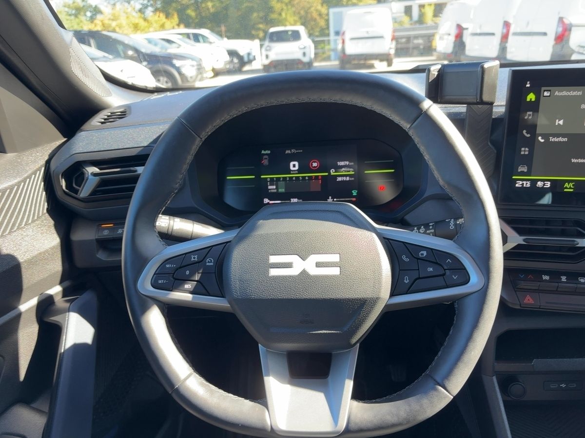Fahrzeugabbildung Dacia Duster Journey TCe 130 4x4 AHK Kamera SHZ - mit KI generiert/bearbeitet