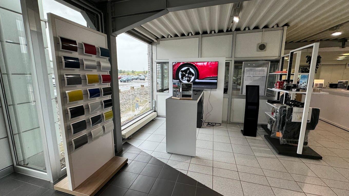 showroom-image-top