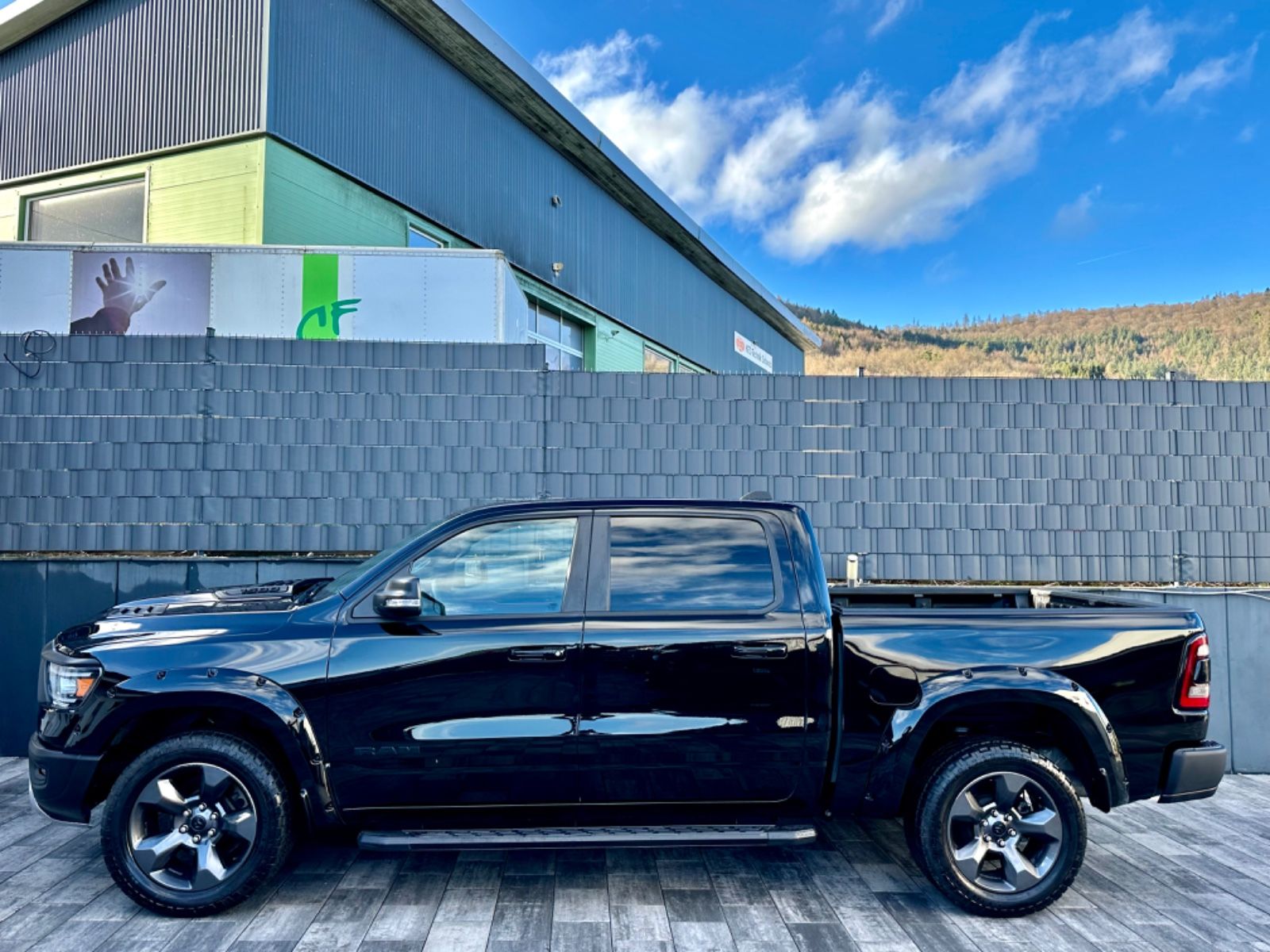Dodge RAM 5,7 V8 WIDEBODY-OEM REBEL-OFFROAD-EDITION