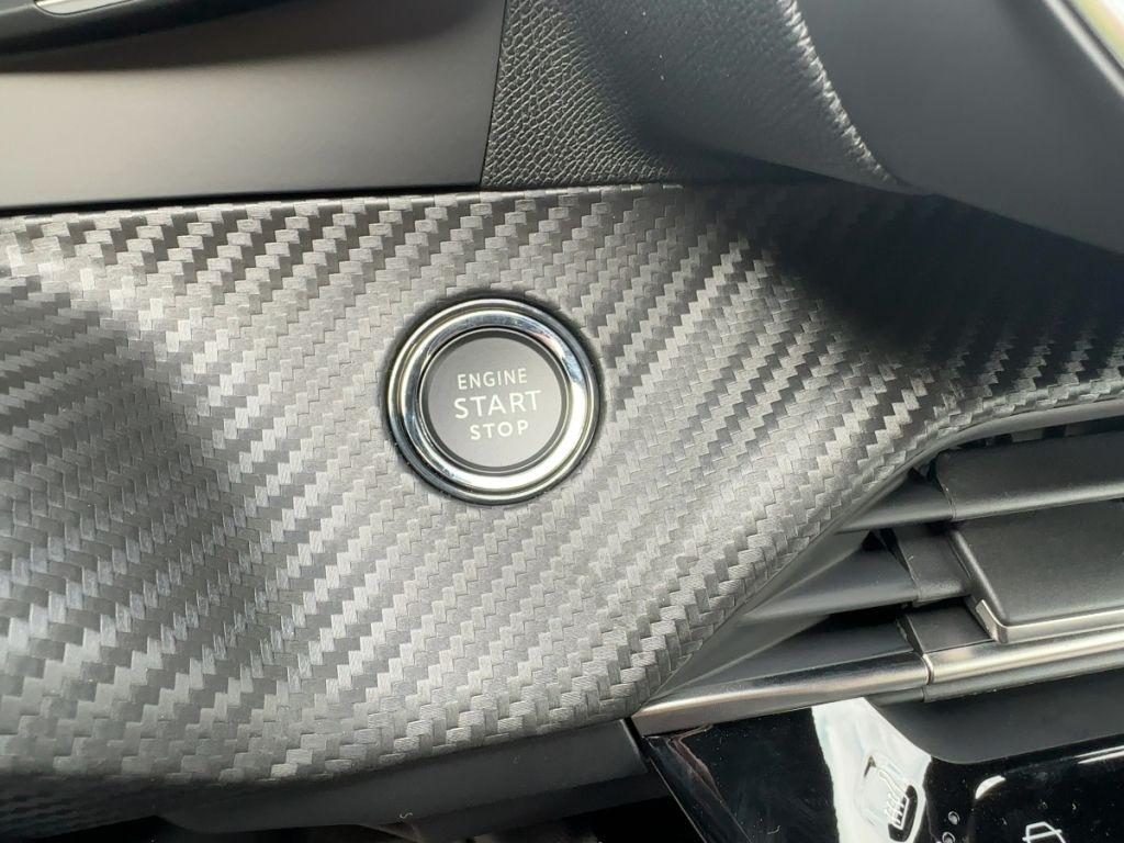 Peugeot 2008 Hybrid 145 e-DSC Allure, Navi, 360° Kamera