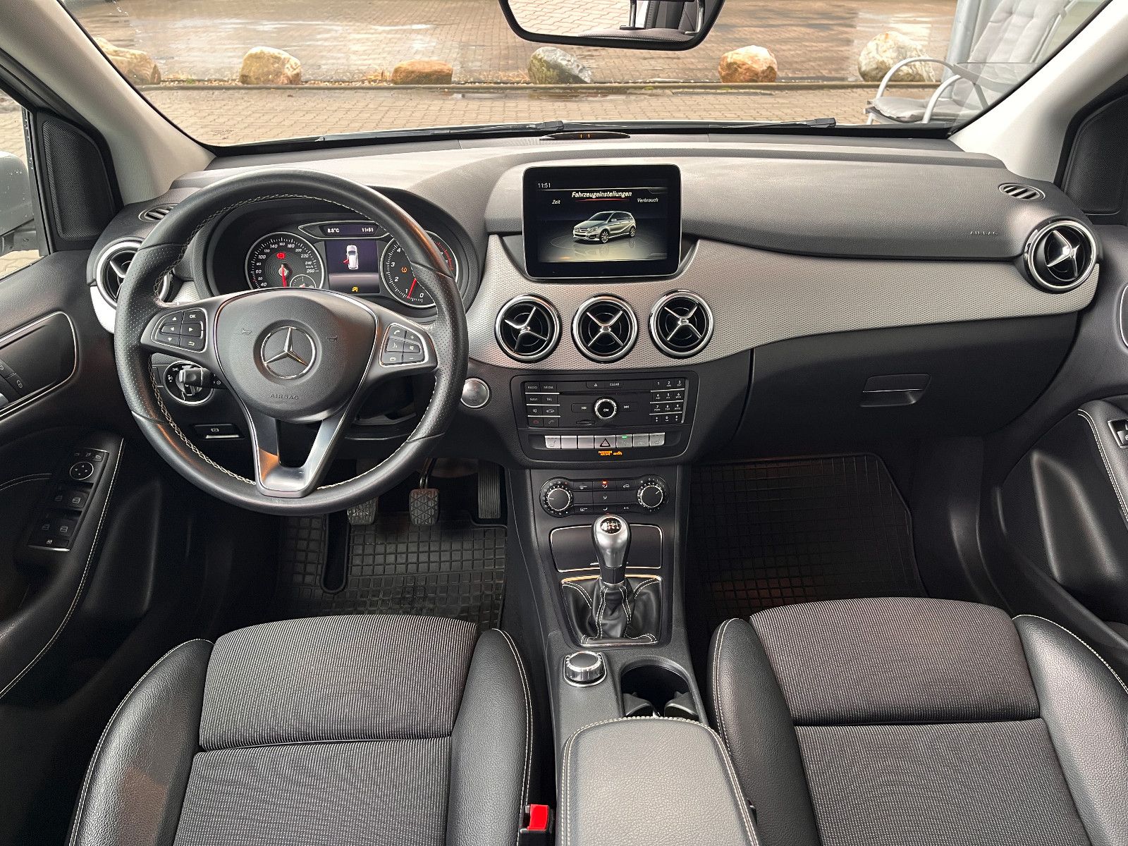 Fahrzeugabbildung Mercedes-Benz B 200 Urban