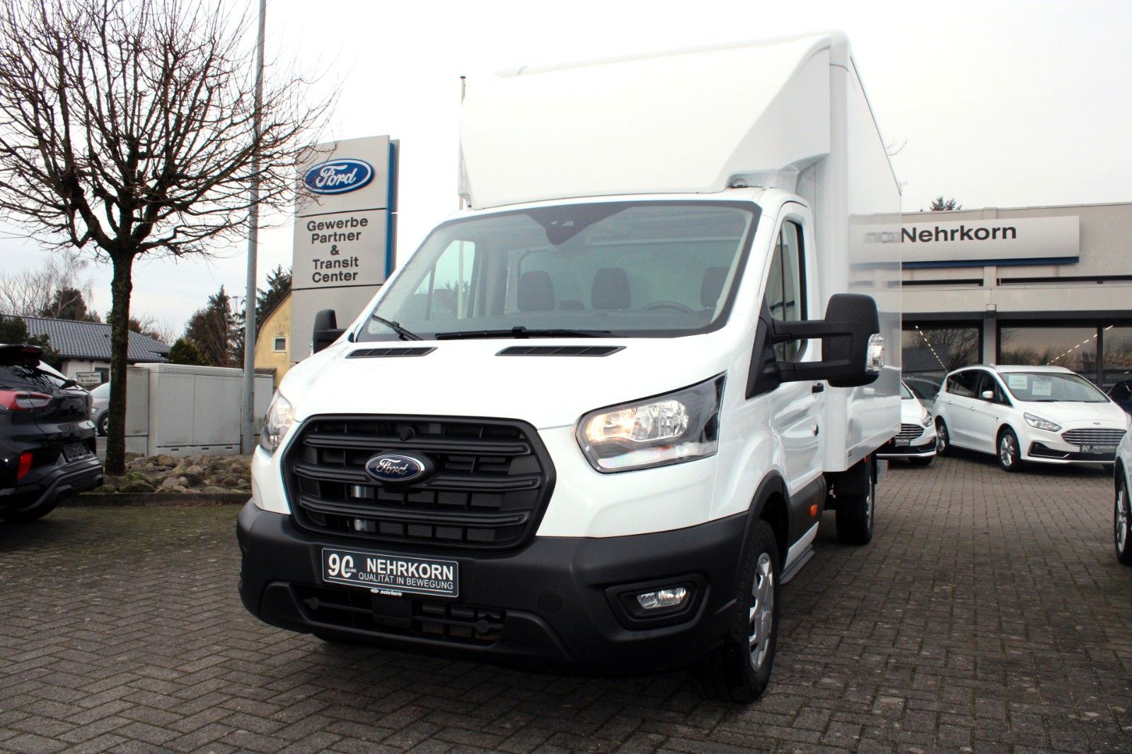 Fahrzeugabbildung Ford Transit JUNGE KOFFER + Laderampe L4 350 Trend