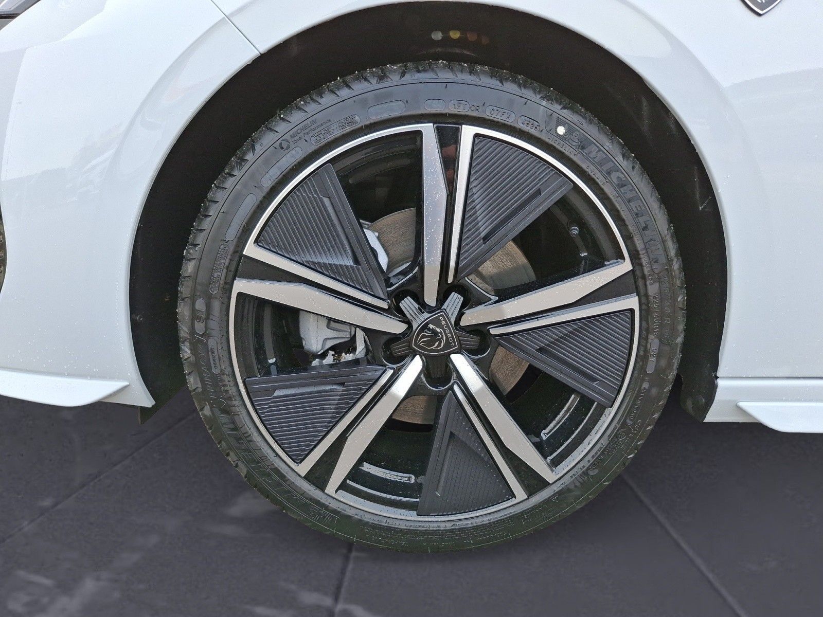 Peugeot 308 - Bild 11