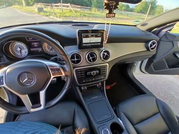 صورة 8 لـ 2013 Mercedes-BENZ CLA