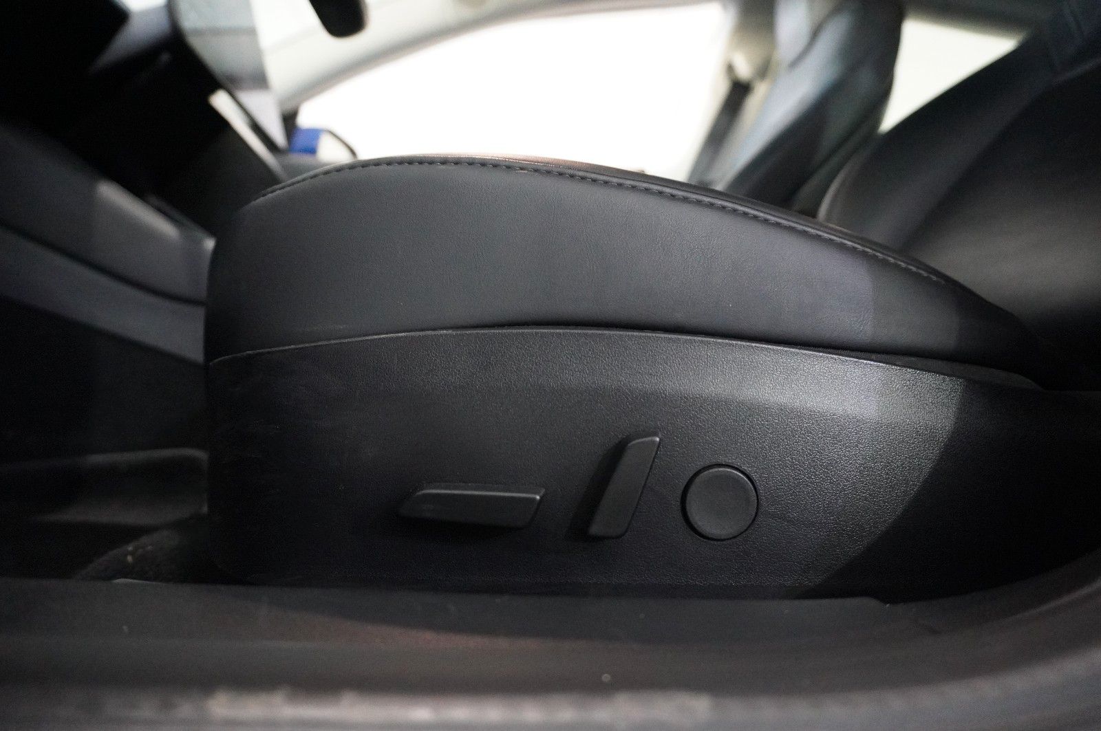 Fahrzeugabbildung Tesla Model 3 PERFORMANCE DUAL-MOTOR NAVI/LED/KAMERA