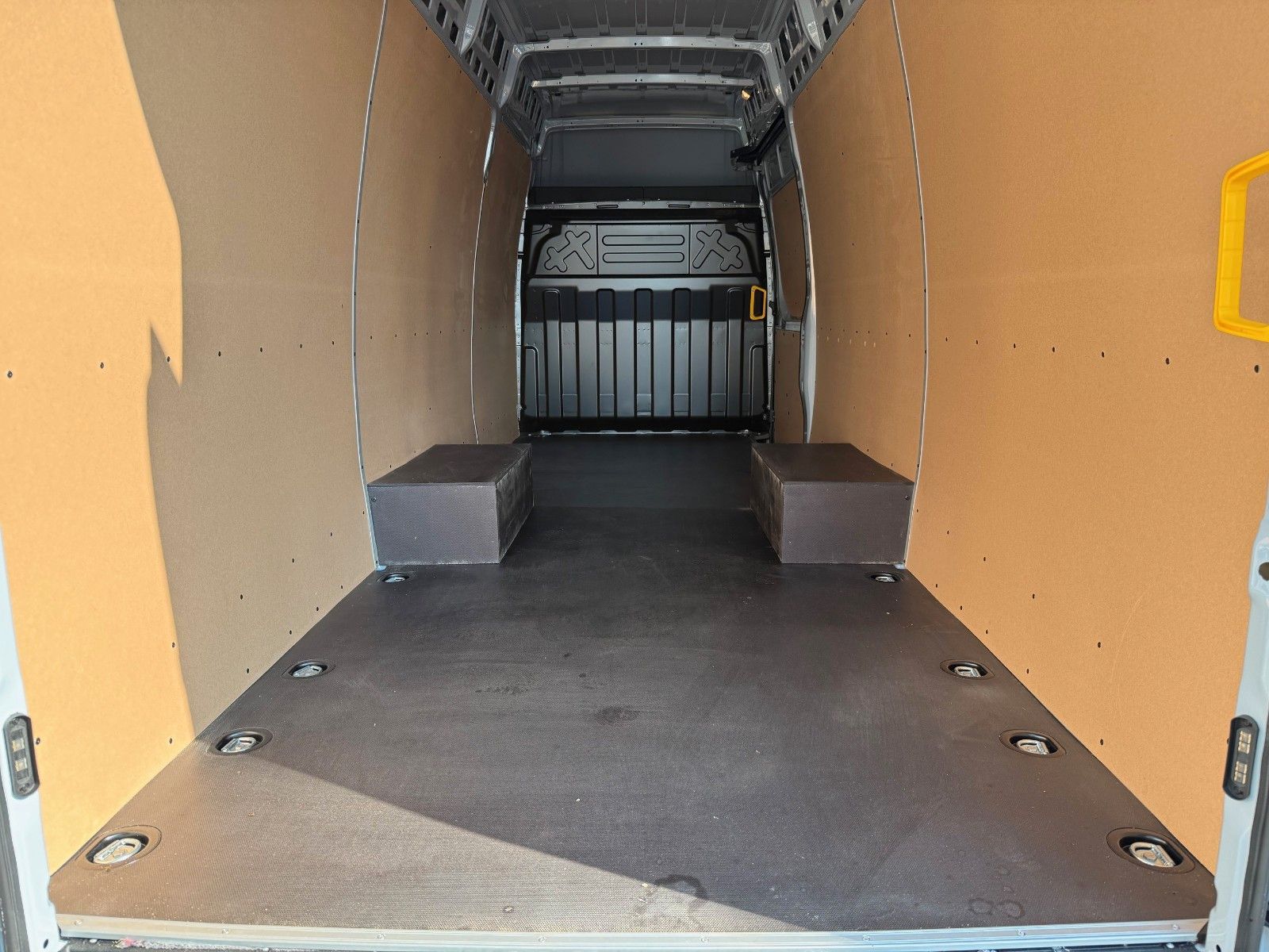 Fahrzeugabbildung Iveco Daily 50C18 3.0L *L4*H3*Automatik*LED*AHK*