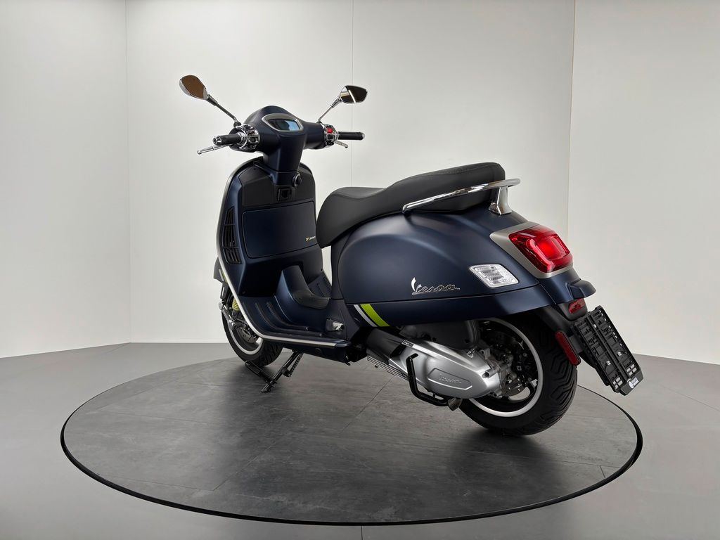 Fahrzeugabbildung Vespa GTS 300 SUPER TECH *NEUWERTIG/REMUS*