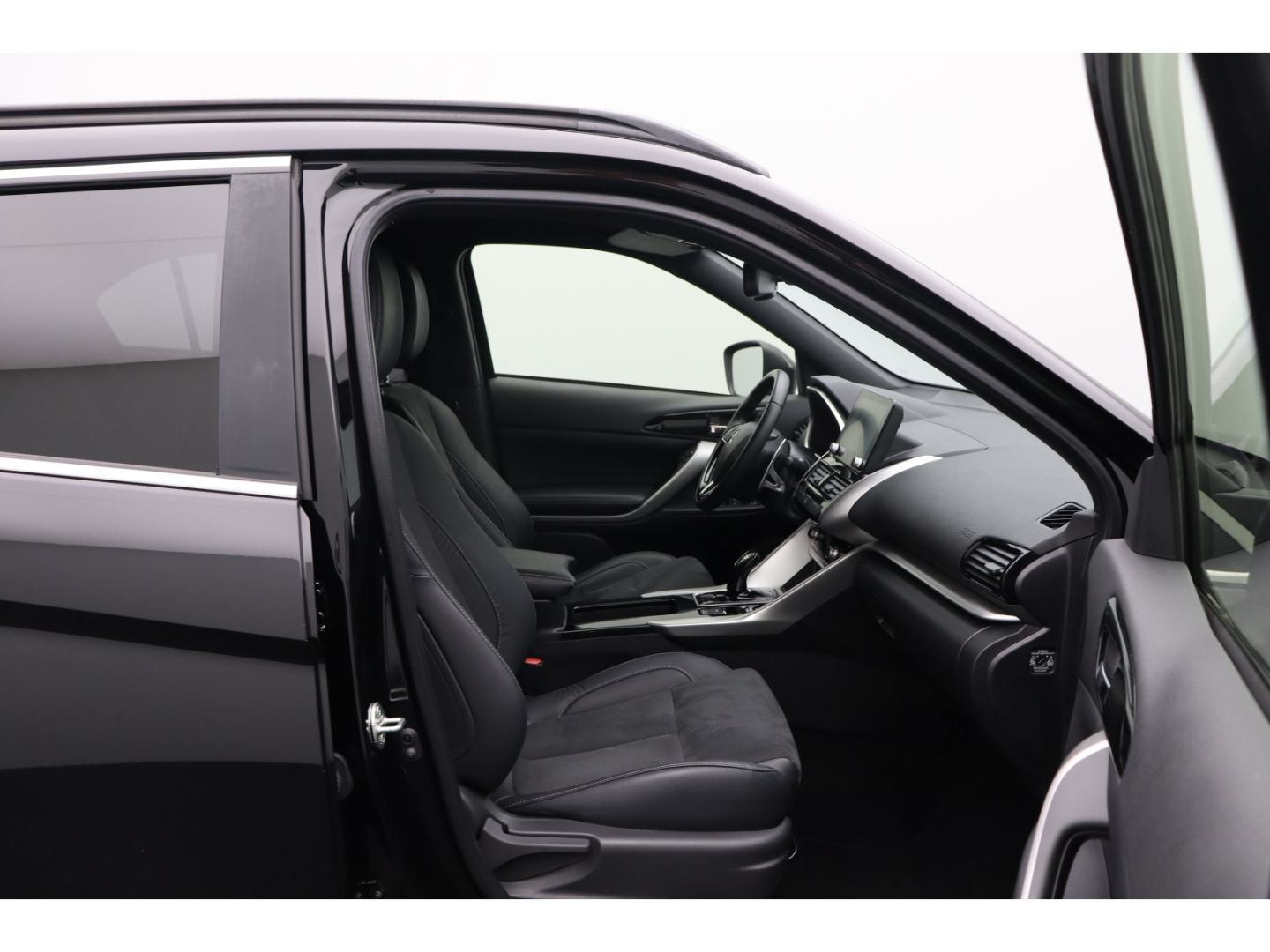 Fahrzeugabbildung Mitsubishi Eclipse Cross Plus Select Hybrid 4WD