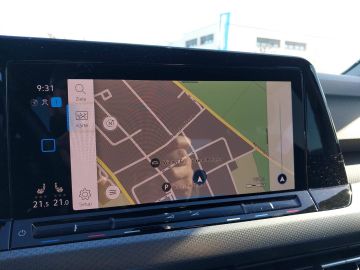 Volkswagen Golf VIII Var. Active+AHK+LED+SHZ+LHzg+Navi+Kame