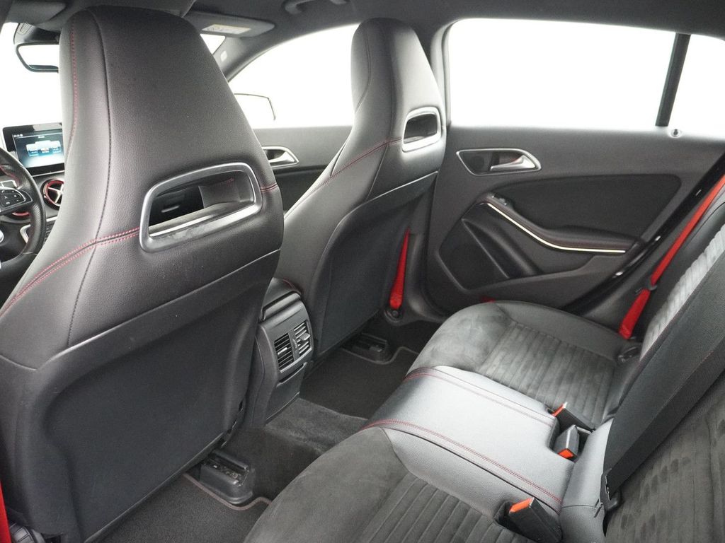 Mercedes-Benz CLA 250 Shooting Brake Sport 4MATIC Business kam