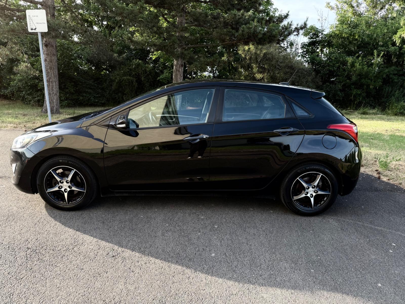 Hyundai i30 Classic/Navi/PDC/Kamera/Tüv neu