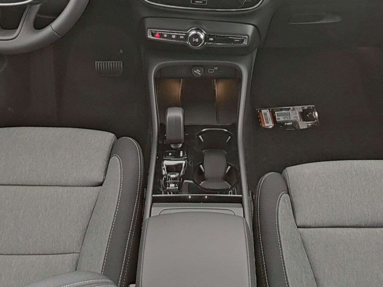 Fahrzeugabbildung Volvo XC 40 B3 Plus Black Edition | 360° | Panor.