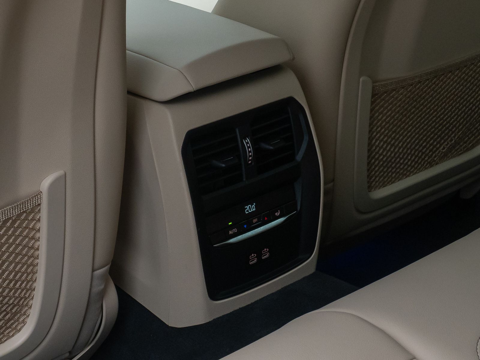 Fahrzeugabbildung BMW 320d xD Luxury Line ACC DAB Laser Kamera Memory