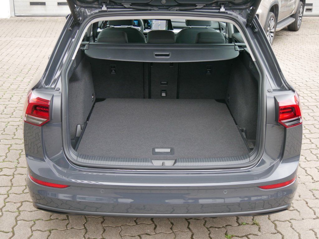 Fahrzeugabbildung Volkswagen Golf Variant 1.0 eTSI Life Keyless SHZ AppConnec