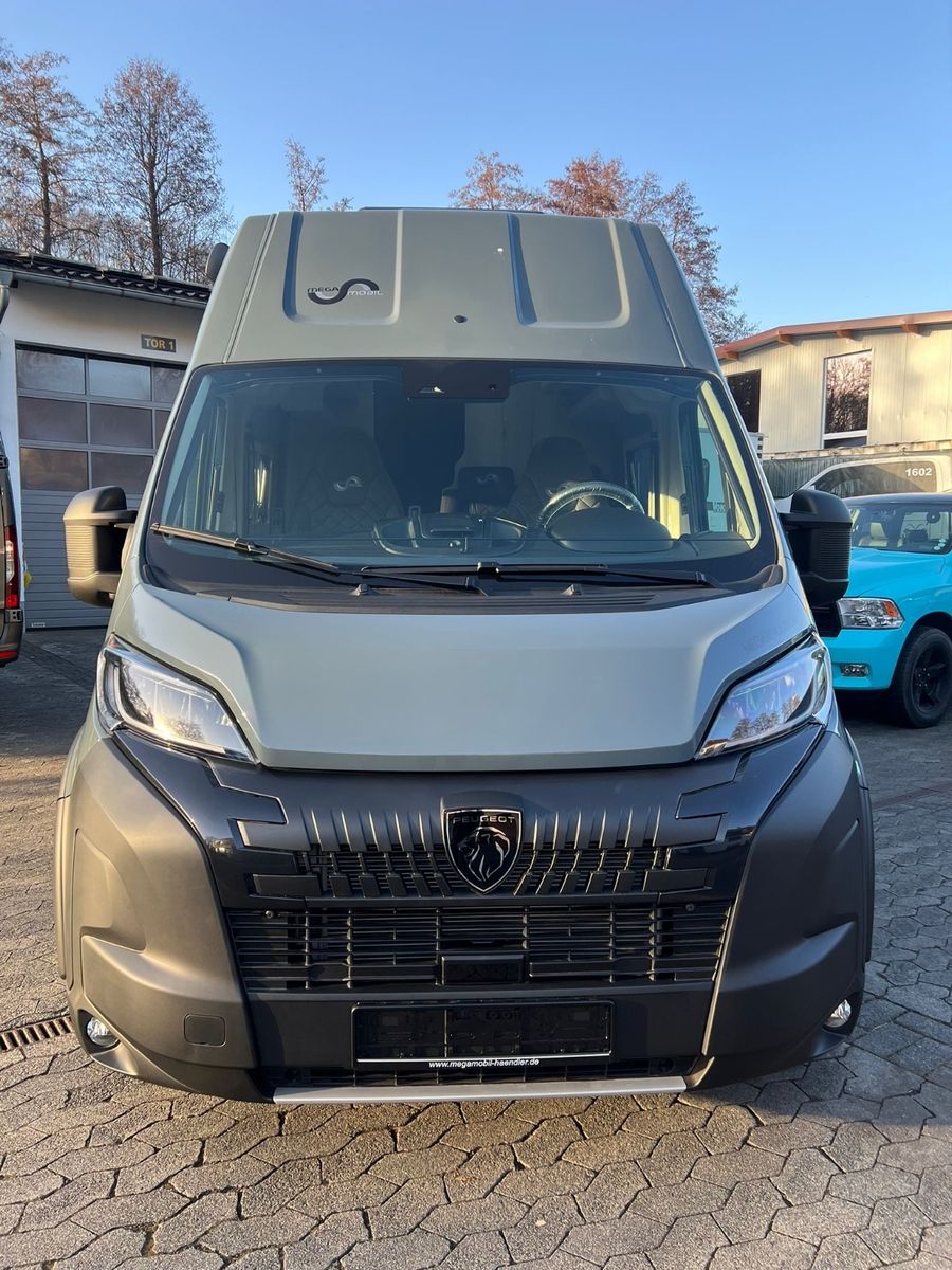 Fahrzeugabbildung MegaMobil Revolution 640 Automatik Voll Induktion Lithium