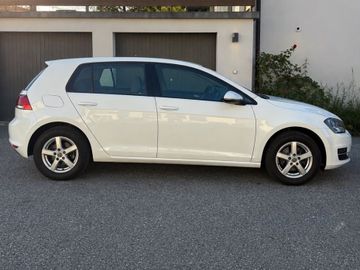 Volkswagen Golf - 5