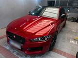 Jaguar jaguar xe 25t R-Sport voll austattung - Jaguar XE R-Sport mit Benzin-Antrieb