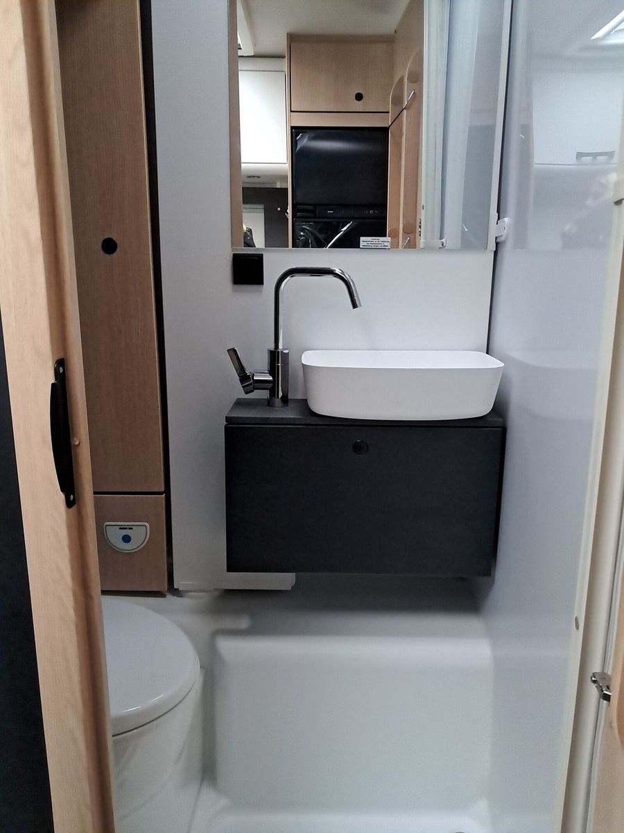 Fahrzeugabbildung Sunlight Adventure T 67 Automatik, Dörr Edition, TV