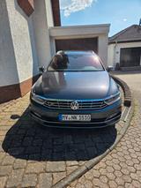 Volkswagen Passat 2.0 TDI SCR 176kW DSG 4MOT Highline V... - VW Passat von privat