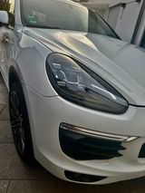 Porsche Cayenne - - - Porsche Cayenne: Weiß