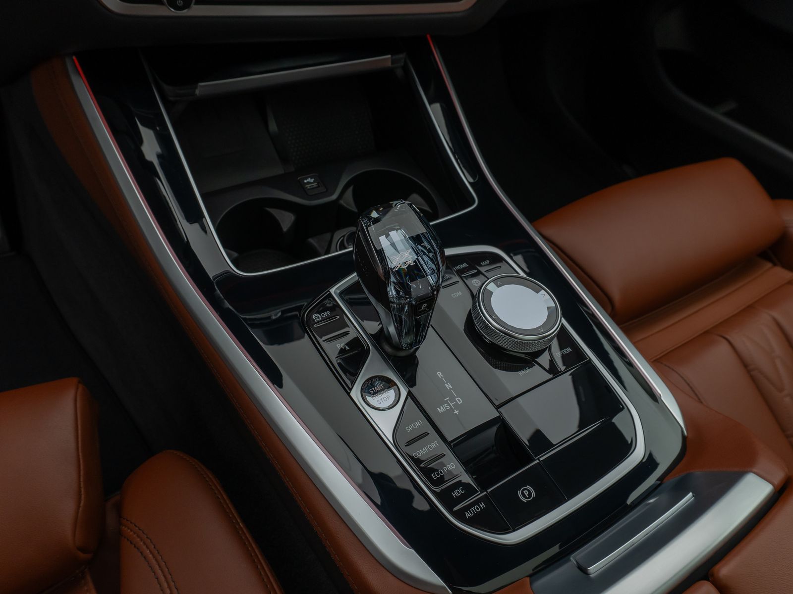 Fahrzeugabbildung BMW X5 xD30d M Sport Panorama Kamera Laser HUD HiFi