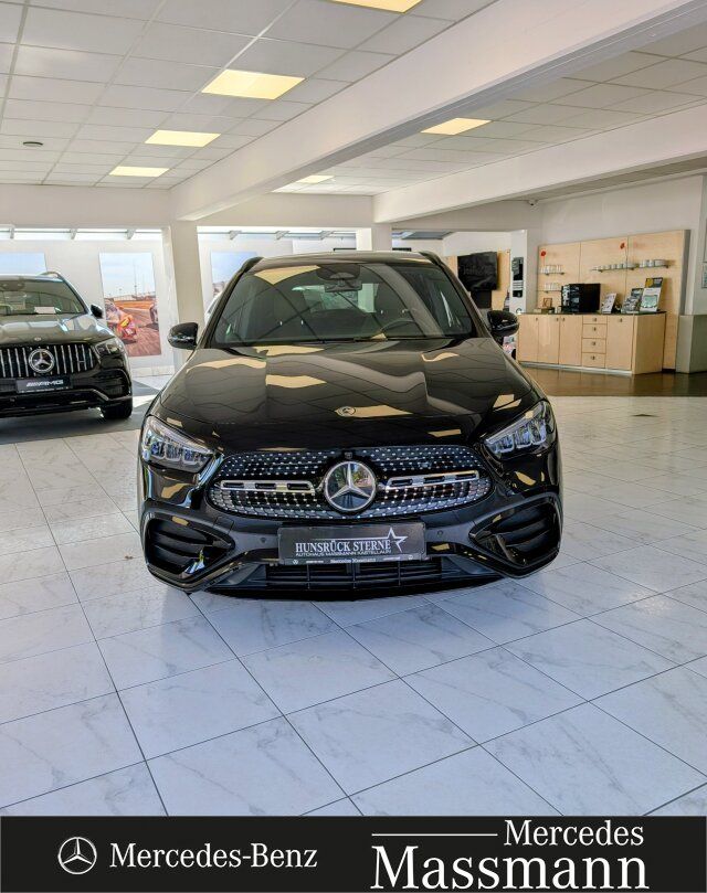 Mercedes-Benz GLA 220 d 4MATIC AMG Line Standheizung AHK