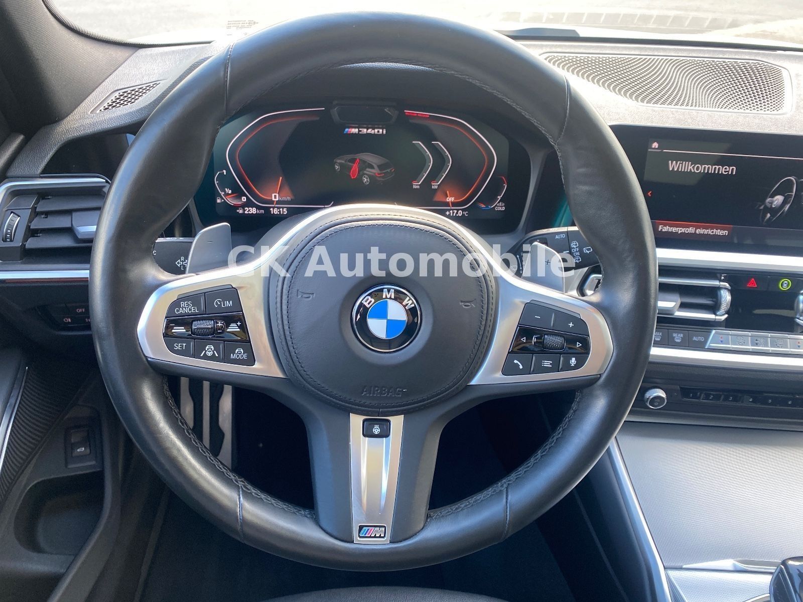 Fahrzeugabbildung BMW M340i Touring xDrive/Navi/HeadUP/Pano/360°