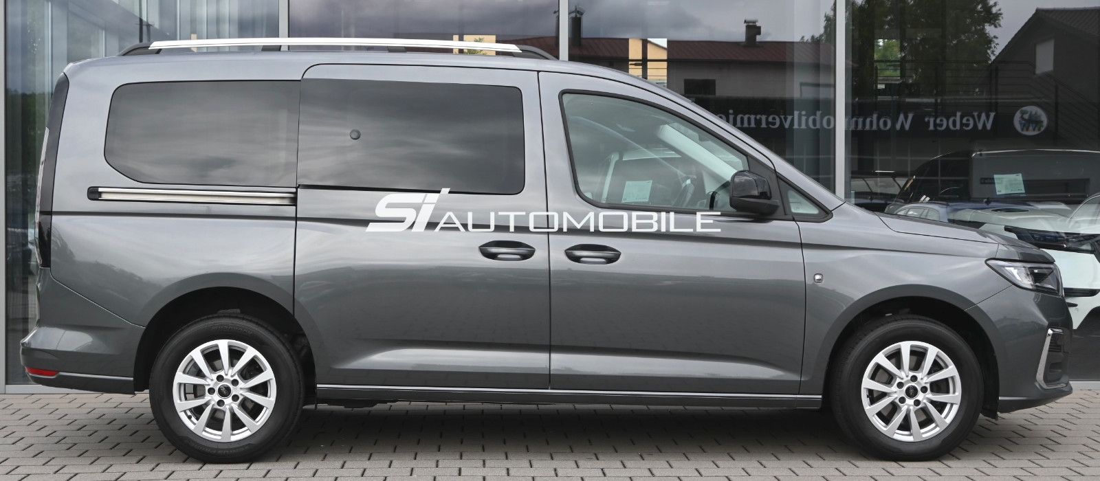 Fahrzeugabbildung Ford Grand Tourneo 2.0 d Titanium Aut °PANO°KAM°8FACH