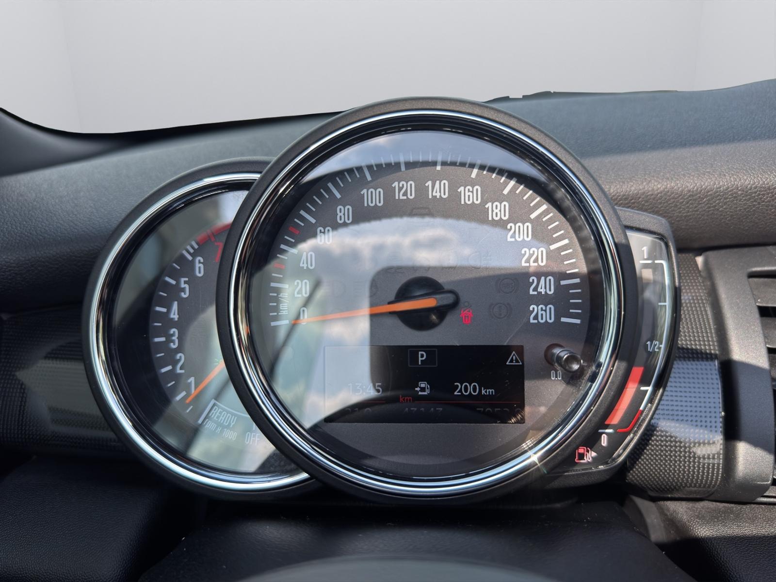 MINI Cooper S Cabrio Navi Kamera LED WirelessCharging