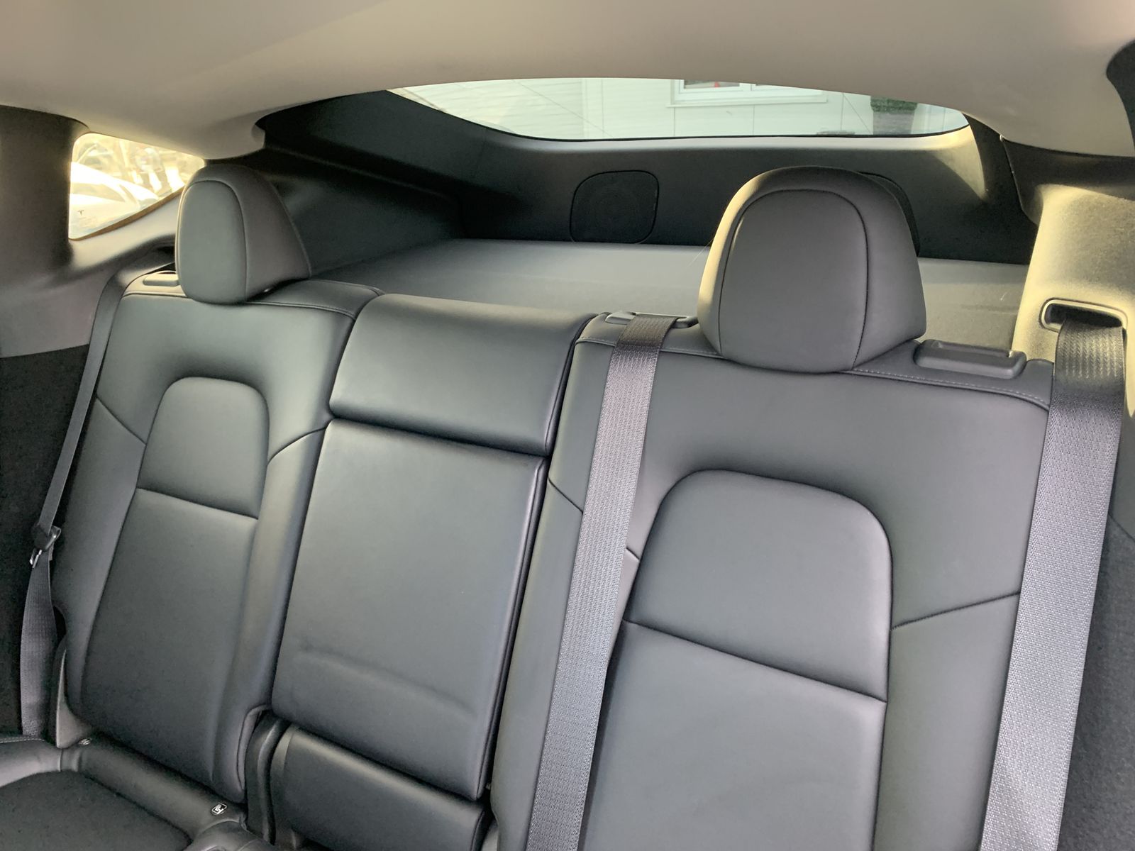 Fahrzeugabbildung Tesla Model Y Long Range Dual AWD*AHK*Keyless*Cam*Pano