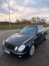 Mercedes-Benz E 270 CDI AVANTGARDE *PANO* - schwarze Mercedes-Benz E 270