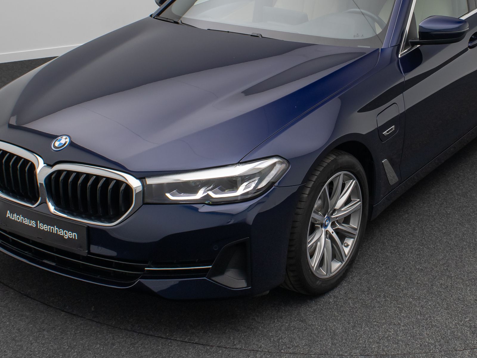 Fahrzeugabbildung BMW 520e Alarm AHK DAB HiFi Individual Leder 18Zoll