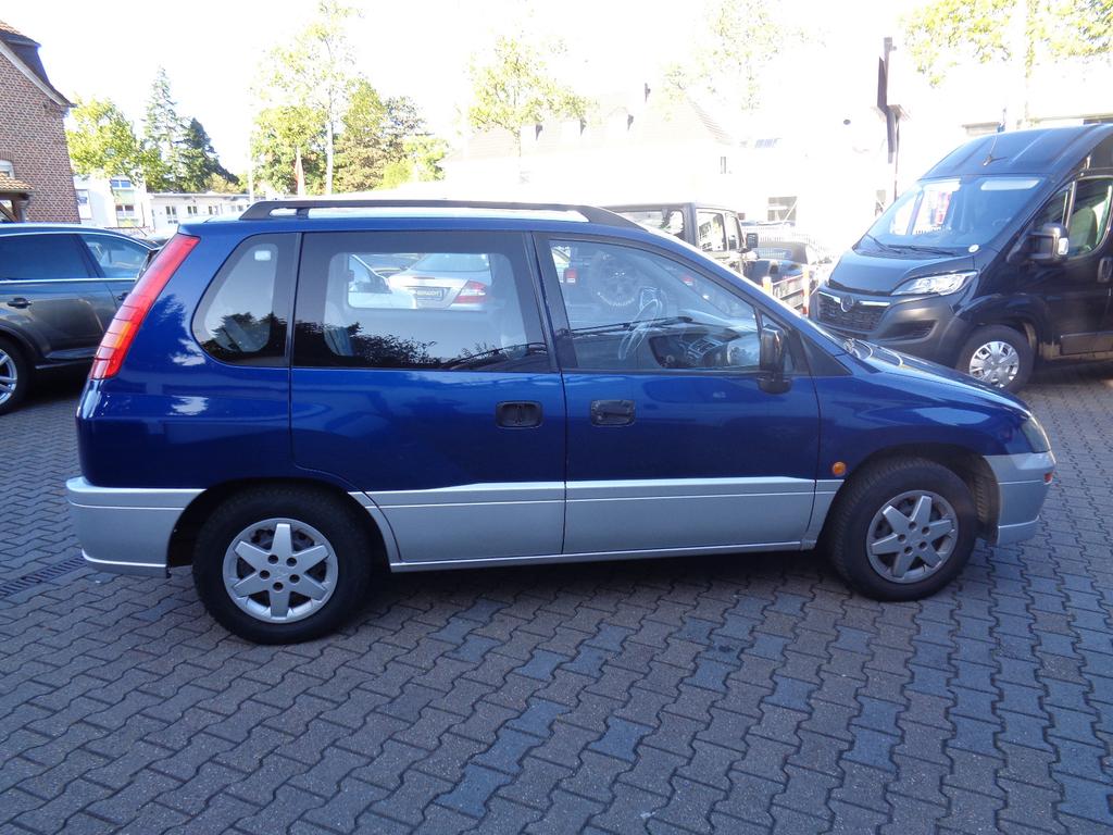 Mitsubishi Space Runner