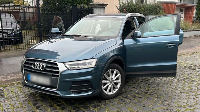 Audi Q3 in Top-Zustand mit umfangreicher A...