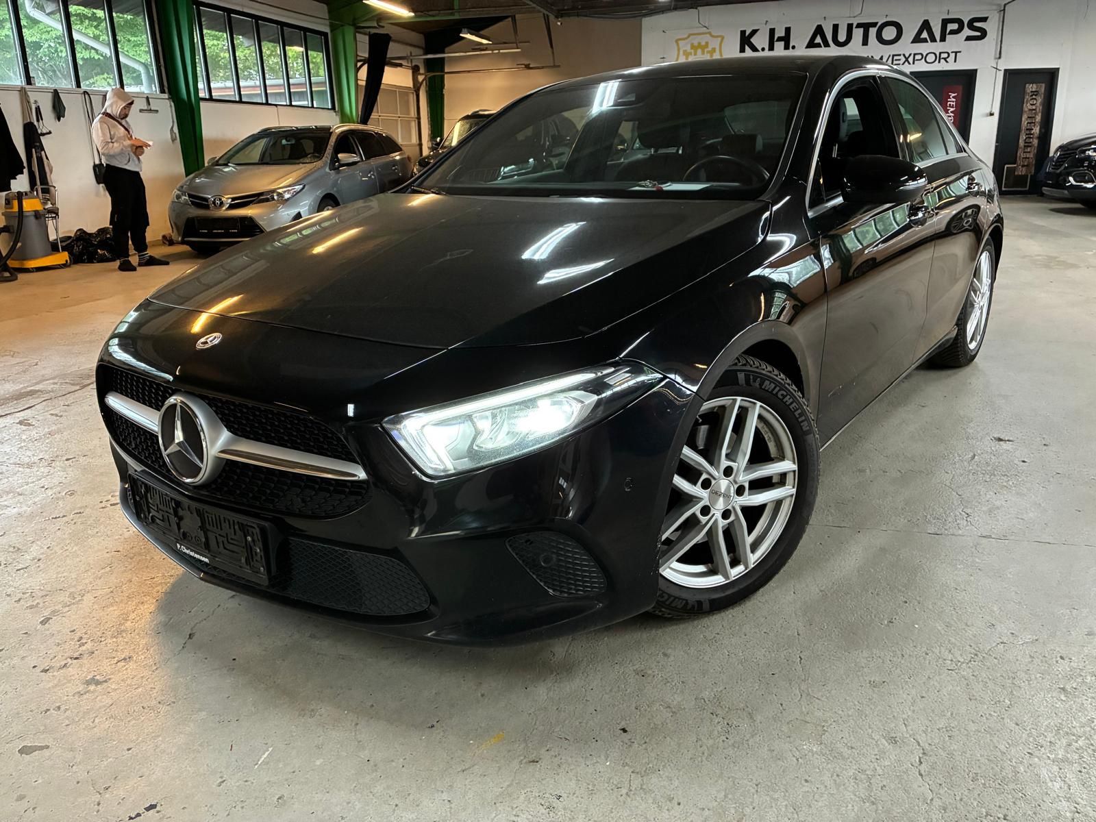 MERCEDES-BENZ Limousine A 200 d