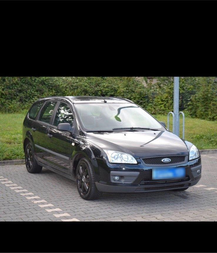 Ford Focus 2004 — вигляд ззаду