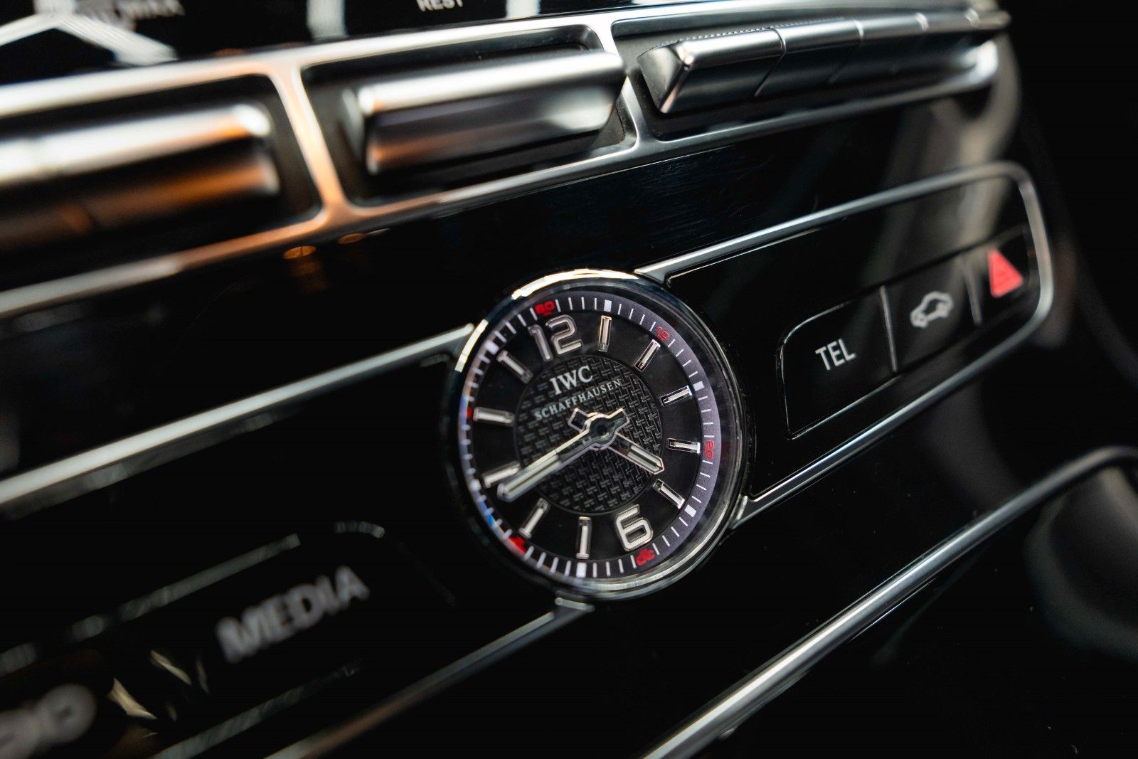 Fahrzeugabbildung Mercedes-Benz E 63 AMG 4Matic+ Night-Paket Drivers Package LED