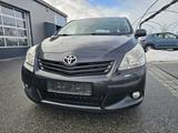 Toyota Verso Travel Diesel*KAMERA*NAVI*8xRÄDER*PDC*GRA - schwarze Toyota Verso