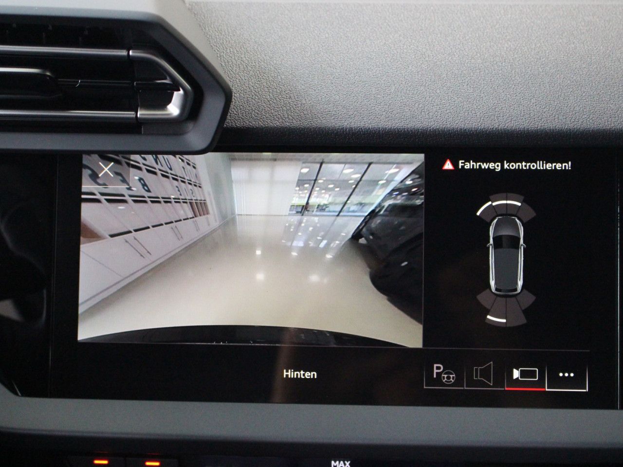 Fahrzeugabbildung Audi A3 35 TFSI Sportback AHK/ACC/LED/CAM