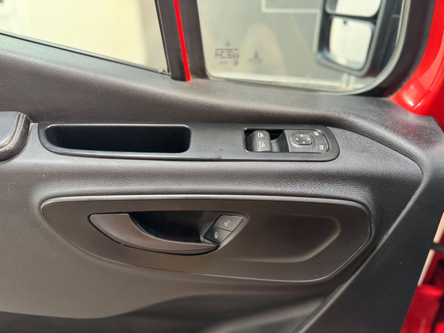Fahrzeugabbildung Mercedes-Benz Sprinter 317 CDI RWD L1#Sortimo#Kamera#AHK