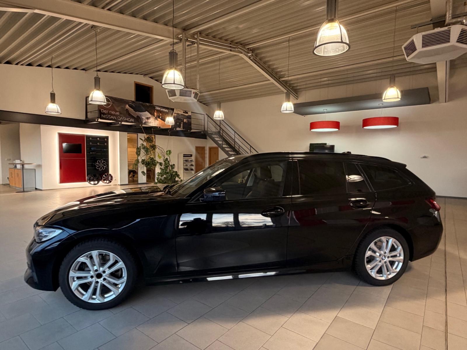 BMW 320d Touring Sport Line/ Navi/ LED/ All-Black