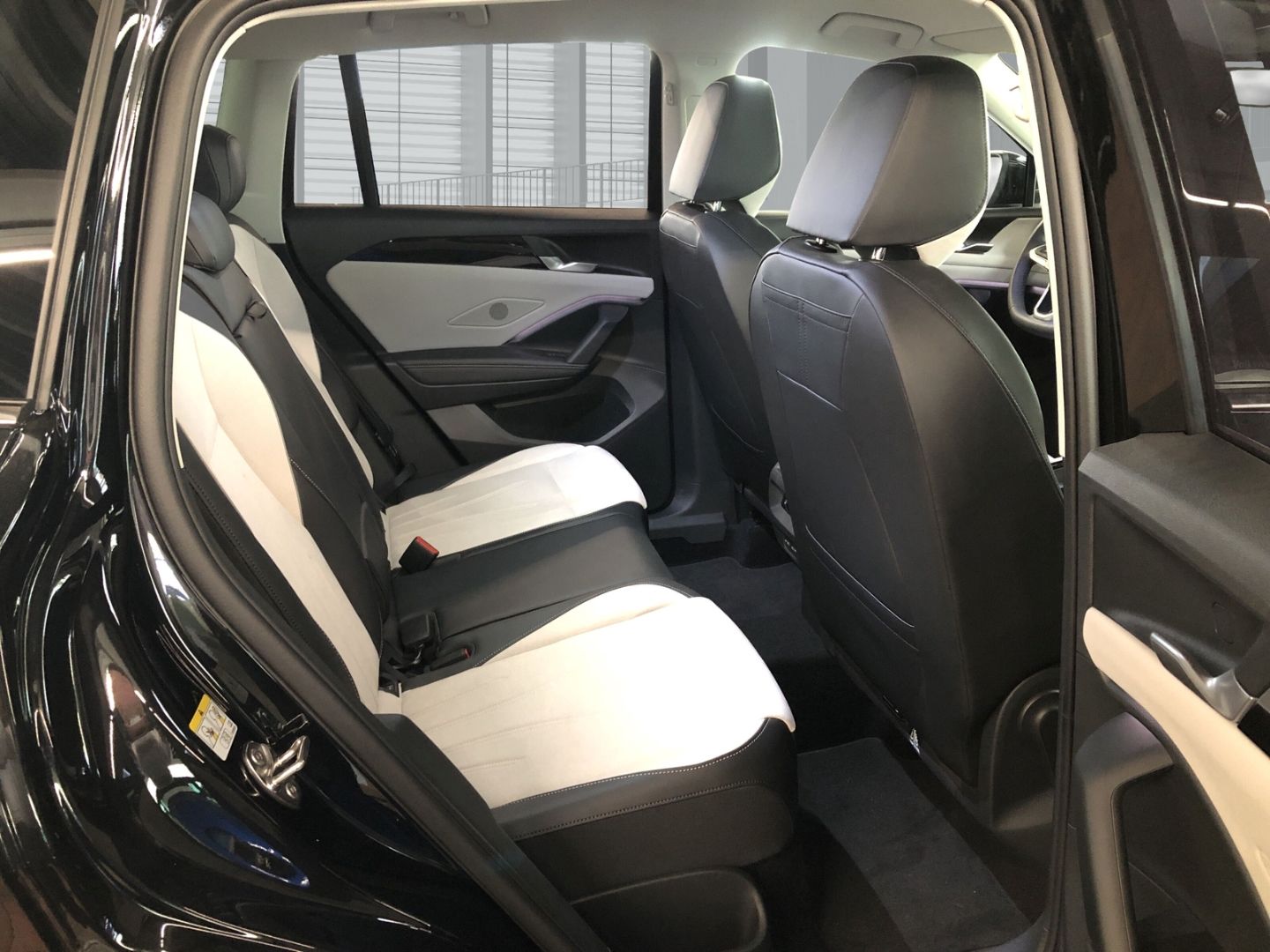 Fahrzeugabbildung Volkswagen Tiguan TSI 150 kW Elegance 1.5 eHybrid DSG AD AH