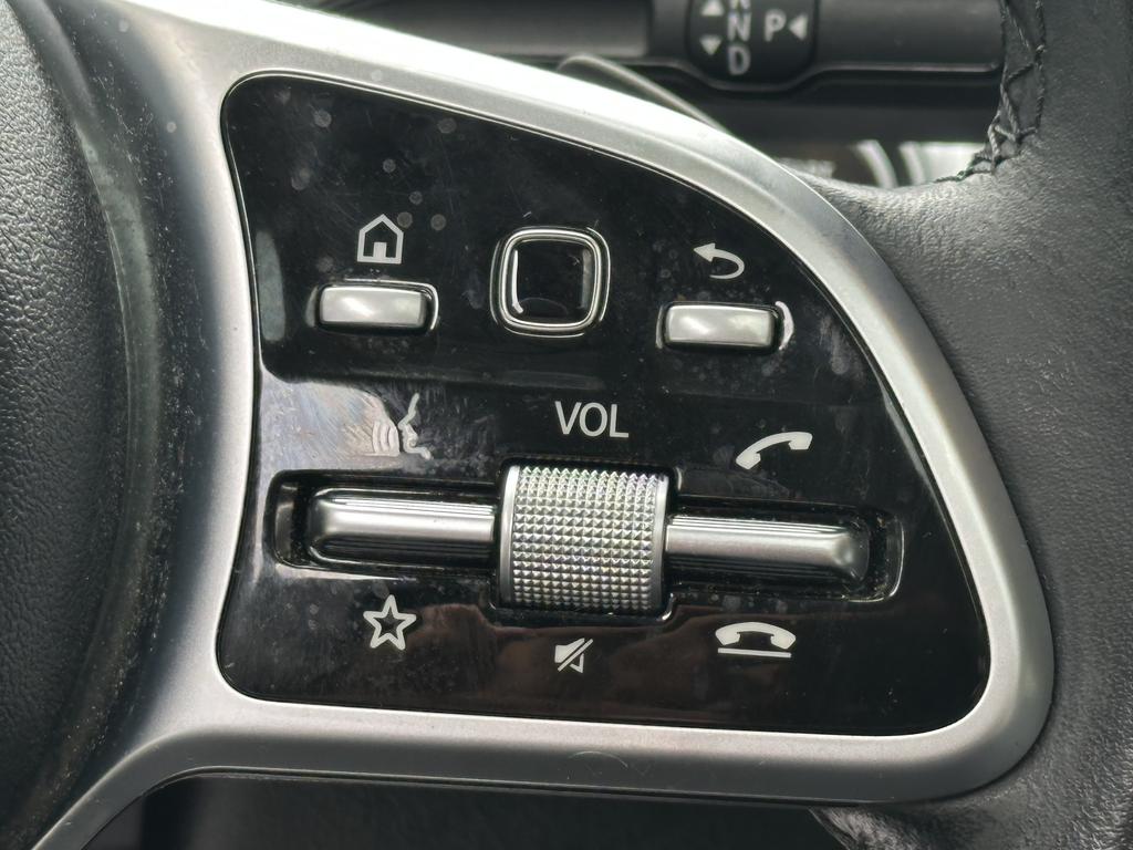 Mercedes-Benz GLB 180