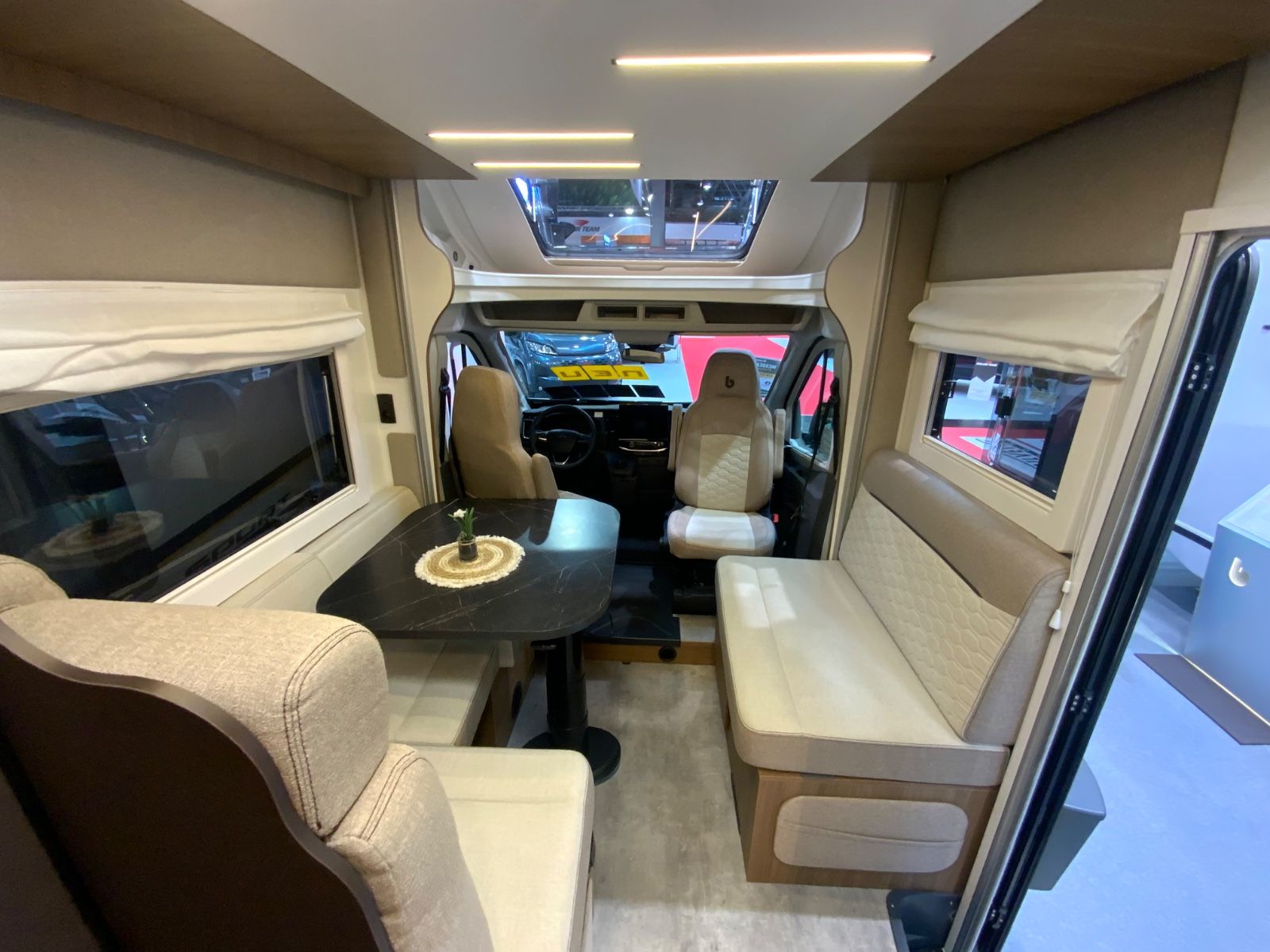 Fahrzeugabbildung Benimar Y 881 **Slim 2,14 m**neuer Grundriss**5,99 m**