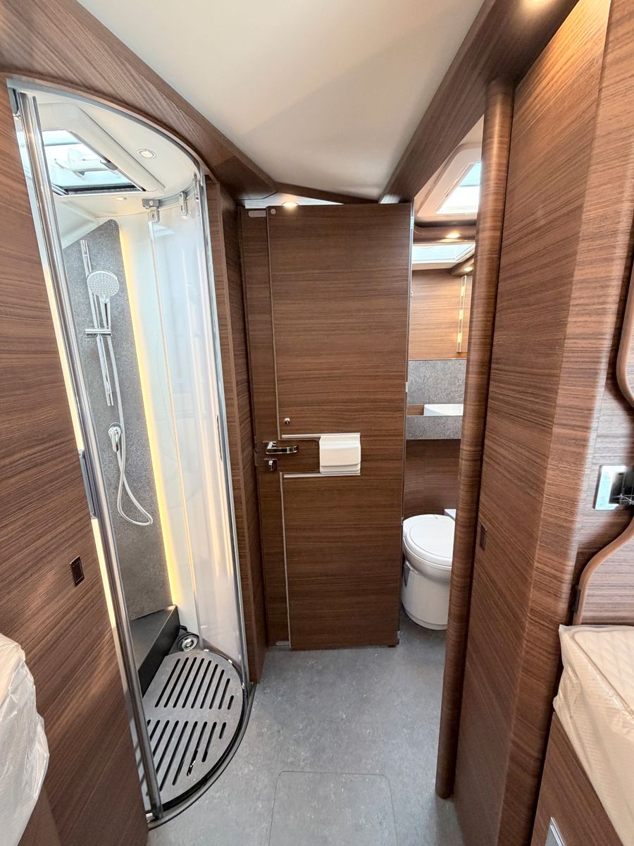 Fahrzeugabbildung Carthago chic c-line I 4.9 LE L Cortina Silverline